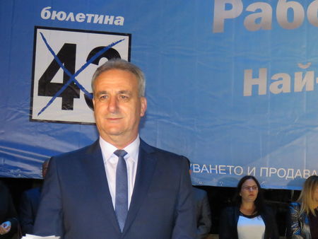 Васил Едрев остава кмет на Айтос, води с 58 %