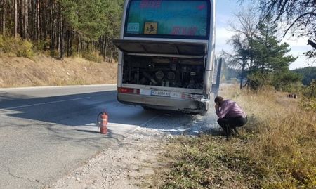 Автобус с деца се самозапали на "Предела"