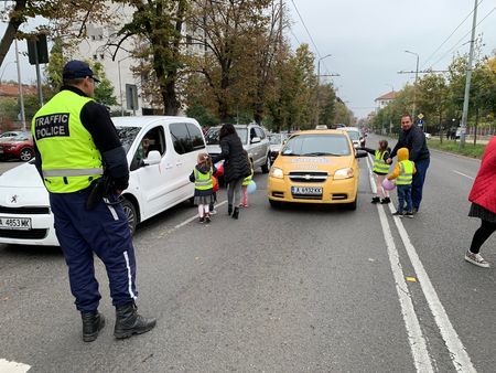 Импровизиран детски патрул следи за нарушители на бул. "Христо Ботев" в Бургас