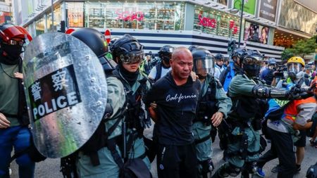 Антиправителствените протести в Хонконг продължават