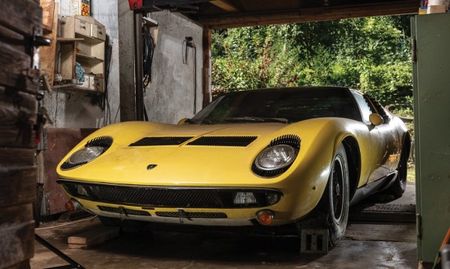 Продадоха забравено в гараж Lamborghini Miura за $1,6 млн.
