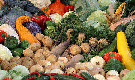 Ядем вносни картофи, домати... На 1 кг изнесен зарзават – 7 кг импорт