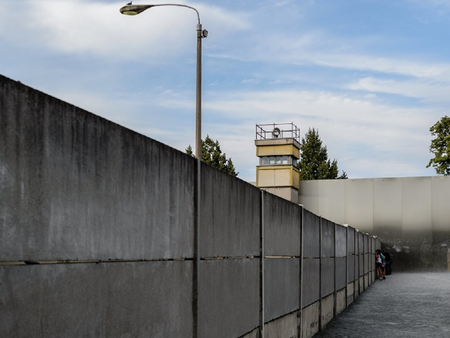 Светът отбелязва 30 години от падането на Берлинската стена