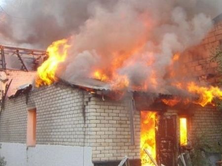 Трагедия! Мъж изгоря при пожар в дома си