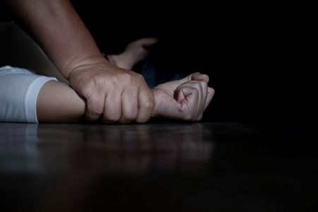 Мъж изнасили 2 пъти собствената си дъщеря