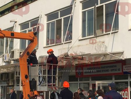 Почина пациентът, скочил от 5-ия етаж на УМБАЛ-Бургас