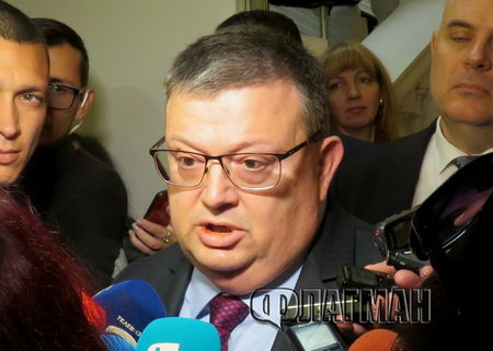 Номинираният за шеф на КПКОНПИ Цацаров: Корупцията не е държавна политика. Не може да сте оптимисти за мен, един човек не решава нищо