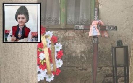 Изпарения от отрова за мишки в стената убили 9-годишния Стефан