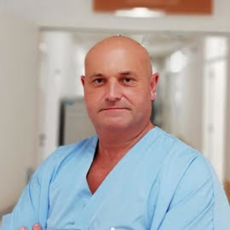 Водещият специалист в областта – неврохирургът д-р Димитър Харитонов продължава да приема пациенти в МБАЛ „Сърце и Мозък“