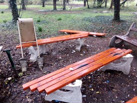 Пълен погром в парк „Света Троица“ в Бургас, ето какво сътвориха вандалите