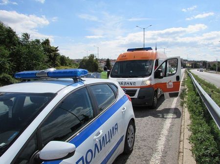 Лек автомобил прегази 50-годишен мъж край бензиностанция „Ромпетрол“ в Бургас