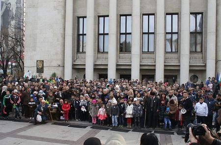 Община Бургас кани носещите името на свети Николай Чудотворец за обща снимка
