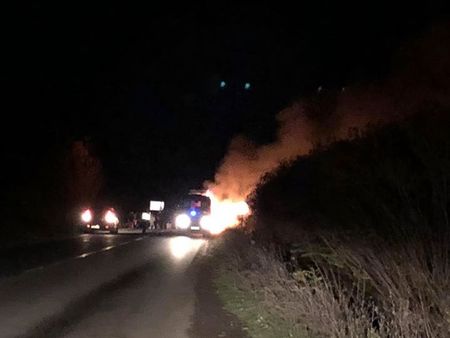 От ОДМВР-Бургас с подробности за инцидента: Шофьорът на горящия автобус край с. Маринка евакуирал хората, до час си тръгват за Варна