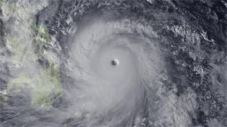 Масова евакуация във Филипините: Задава се мощен тайфун