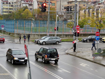 Старите автомобили ще плащат по-високи данъци в Бургас