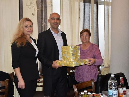 Кметът на Обзор Христо Янев посети клуба на инвалида по повод празника им