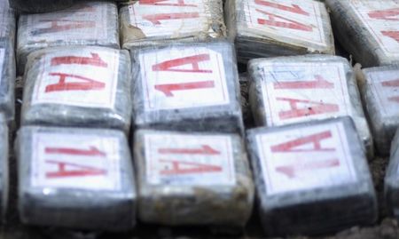 Спипаха два тона кокаин за $470 млн., смесили го с тебешир