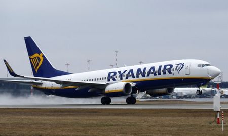 Ryanair отказва да качи инвалидна количка заради размер