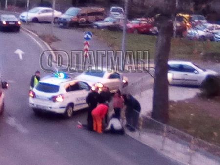 Извънредно! Пешеходец е пометен от кола при кръговото на х-л Мираж в Бургас