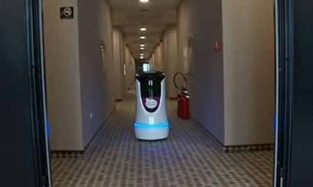 Единствен в Европа: Робот-камериерка започна работа в софийски хотел
