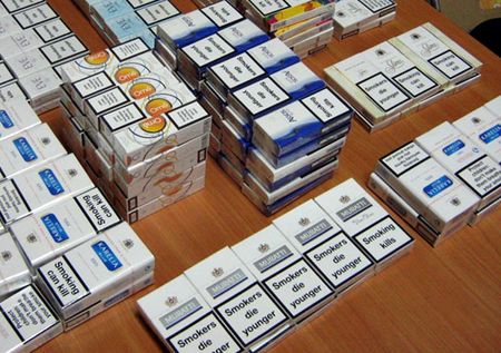 Удар на полицията в Поморие! Откриха над 23 хил. безакцизни цигари в сладкарница