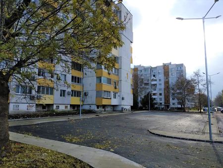 Нов паркинг с 50 места изградиха до бл. 1 в бургаския ж. к. „Братя Миладинови“
