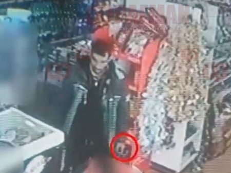 Нападение в хранителен магазин, мъж нахлу с нож и открадна бутилка вино