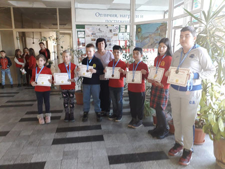 Учениците от СУ „Любен Каравелов“ в Несебър с медали от международен турнир по математика