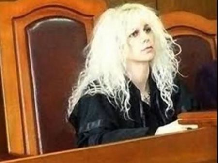 Съдия Майа Попова се обесила с колана на халата си за баня