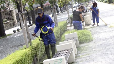 Макрон иска спиране на еврофондовете за държави с ниски заплати