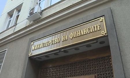 Министерство на финансите си търси безлихвените заеми от 8 общини