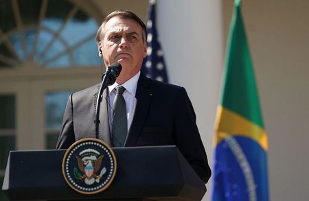 Президентът на Бразилия помилва полицаи и тежко болни затворници по случай Коледа