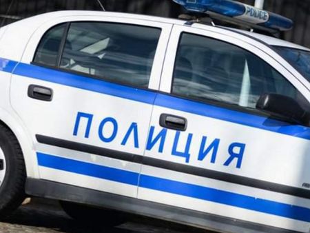 Таксиметров шофьор от Бургас заряза пияни клиенти на пътя