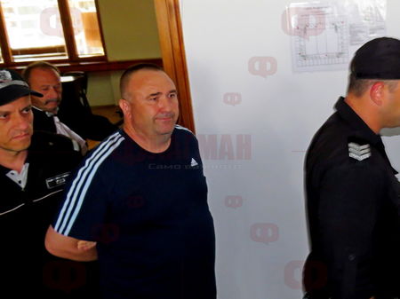 Шест години затвор за наркомулето Николай Деянов, който бе спипан в Бургас с хероин за 6 млн. лева