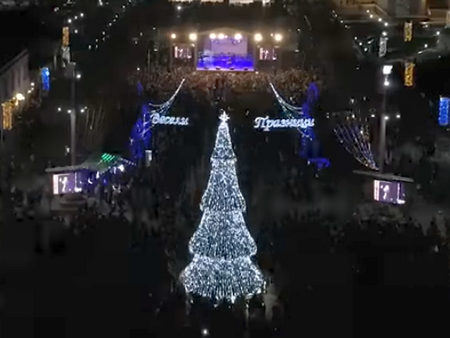 Бургас се готви за посрещането на Нова година, празничният концерт в центъра започва в 22:30 ч.