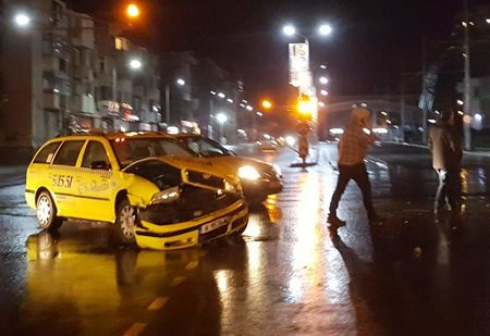 Зрелищна катастрофа в първите минути на Новата година в Бургас