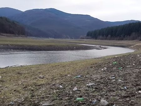 Спаднал ли е язовир "Камчия" и има ли опасност от водна криза в Бургаско