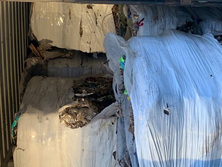 Прокуратурата разследва нерегламентиран внос на 20 контейнера с италиански боклук на бургаско пристанище