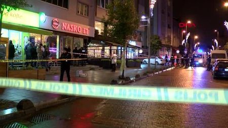Българин с мачете направи нещо страшно в Истанбул! Полицията го спря с 20 куршума