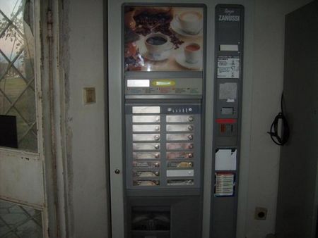 Закопчаха 25-годишен сериен крадец, атакувал автомати за кафе
