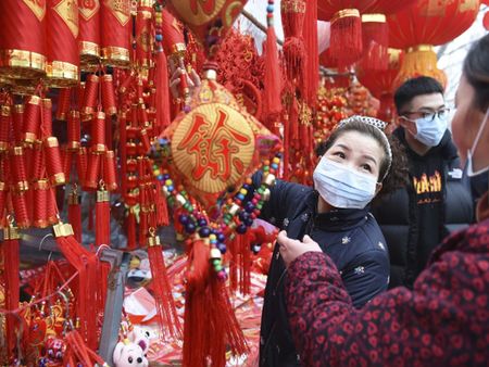 Годината на Металния плъх започна, вижте в Азия как посрещнаха китайската Нова година