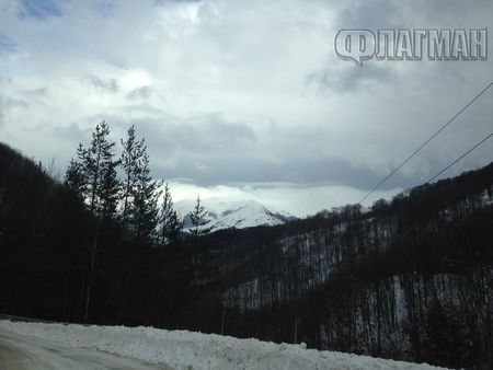 Новата седмица започва с дъжд, синоптиците предупреждават за опасно време