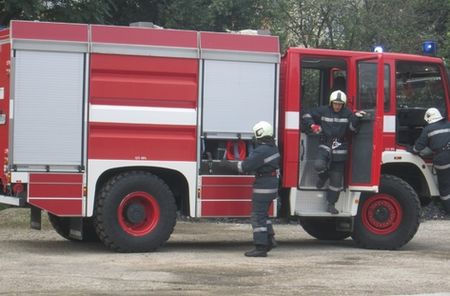 Комин се запали и изпепели покрив на къща в Руенско