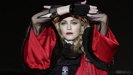 Мадона си взе почивка заради лекари