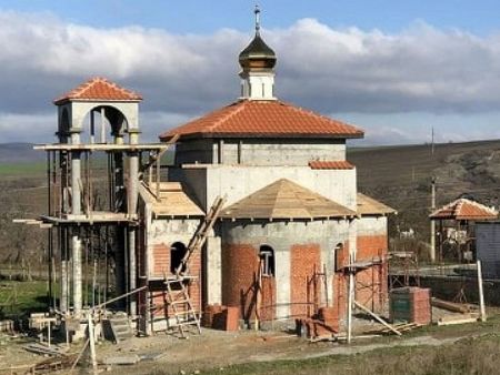 Християни и мюсюлмани се обединиха – вдигат заедно православен храм в айтоското село Дрянковец