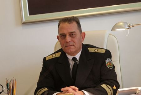 Флотилен адмирал Мален Чубенков ще бъде освободен от длъжност и от военна служба