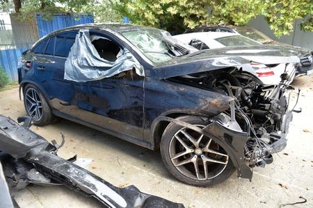 Шофьор заби Мерцедеса си в оградата на паркинг в Южна промишлена зона Бургас