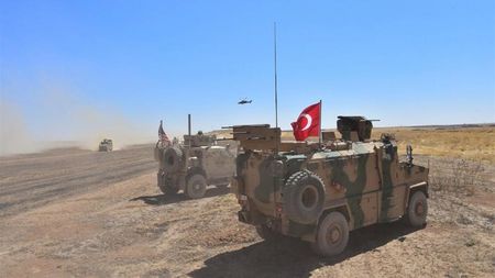 Турски танкове и бронирани машини влязоха в Сирия