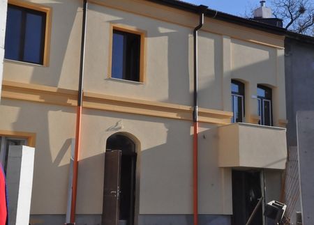 Ремонтират сградите, в които ще се помещават новите социални услуги на Община Бургас