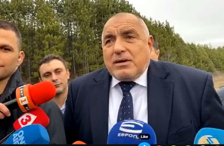 Борисов сравни репортерки с мисирки и ги скастри заради Радев: Момент, бе! Не ме интересува какво е казал!